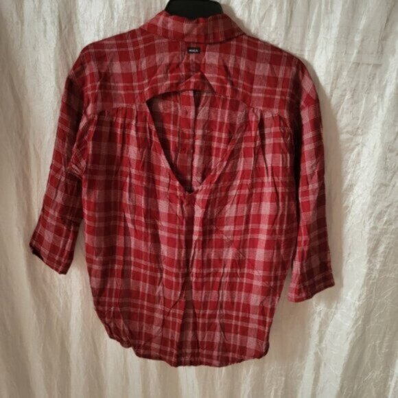 RVCA Red Plaid Cut Out Button Down Shirt Sz Small - Picture 10 of 13